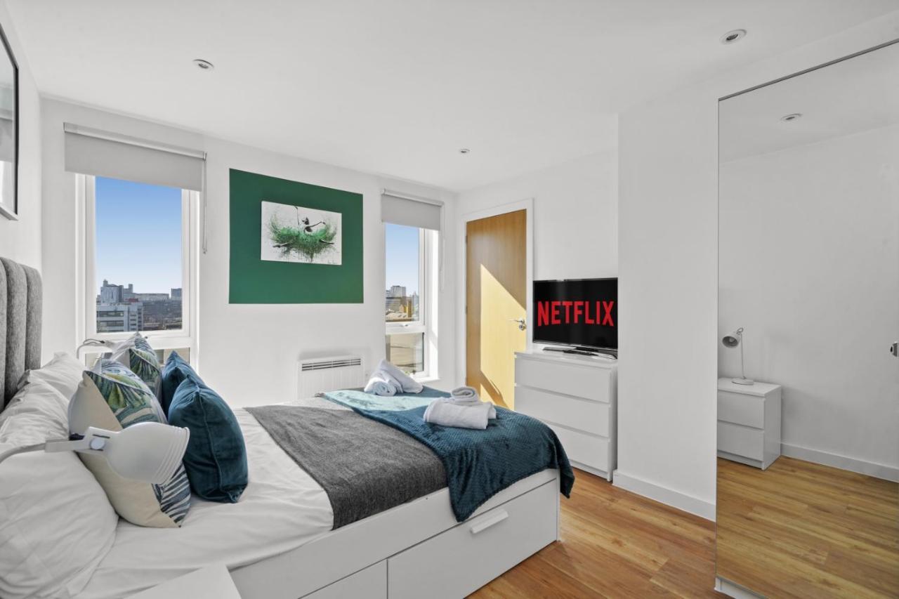 Stunning City Centre Penthouse - Sleeps 10 - Parking Манчестер Экстерьер фото