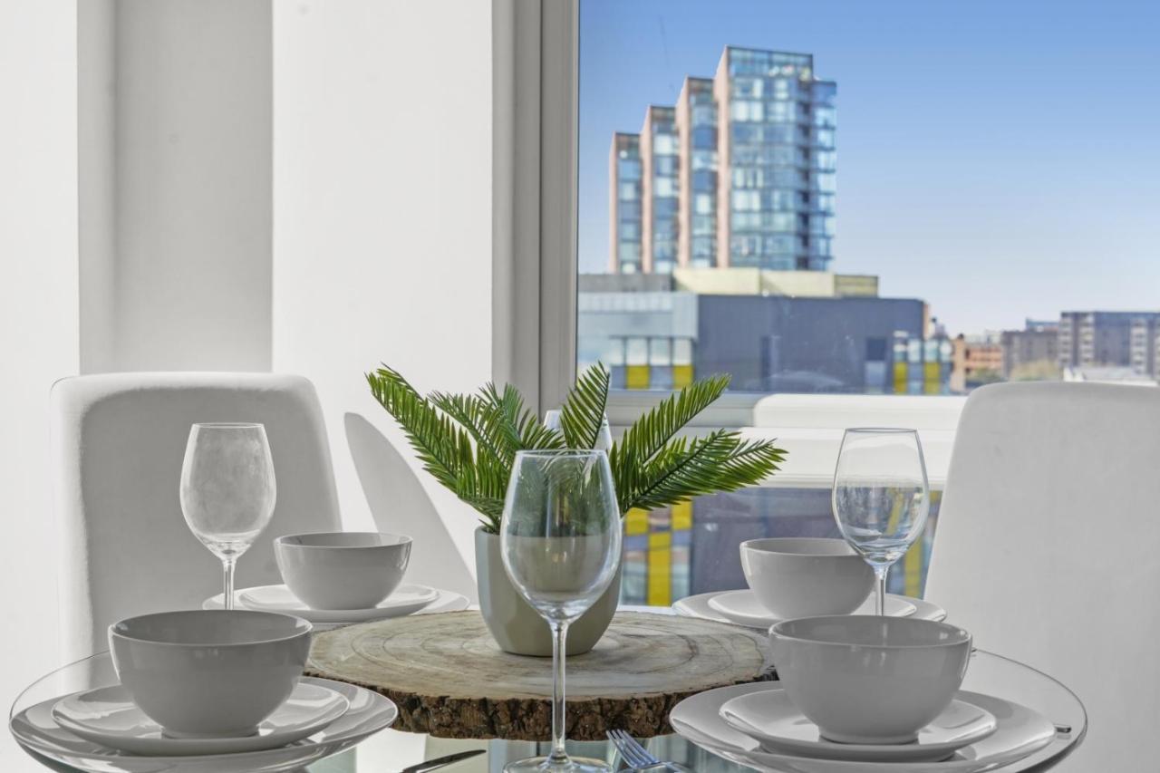 Stunning City Centre Penthouse - Sleeps 10 - Parking Манчестер Экстерьер фото
